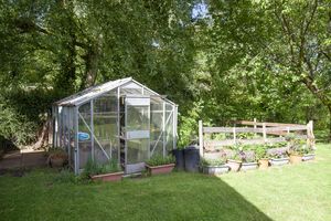 Lindfield_Greenhouse- click for photo gallery